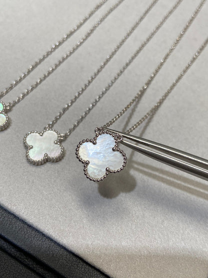 [：Polaidi Jewelry]CLOVER MEDIUM SILVER WHITE MOP NECKLACE