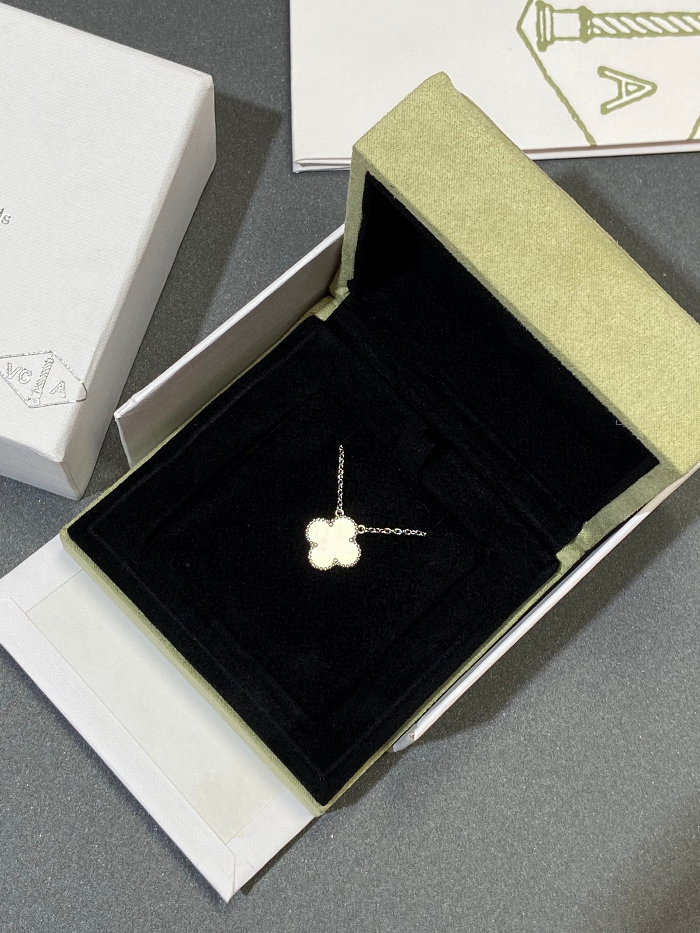 [：Polaidi Jewelry]CLOVER MEDIUM SILVER WHITE MOP NECKLACE