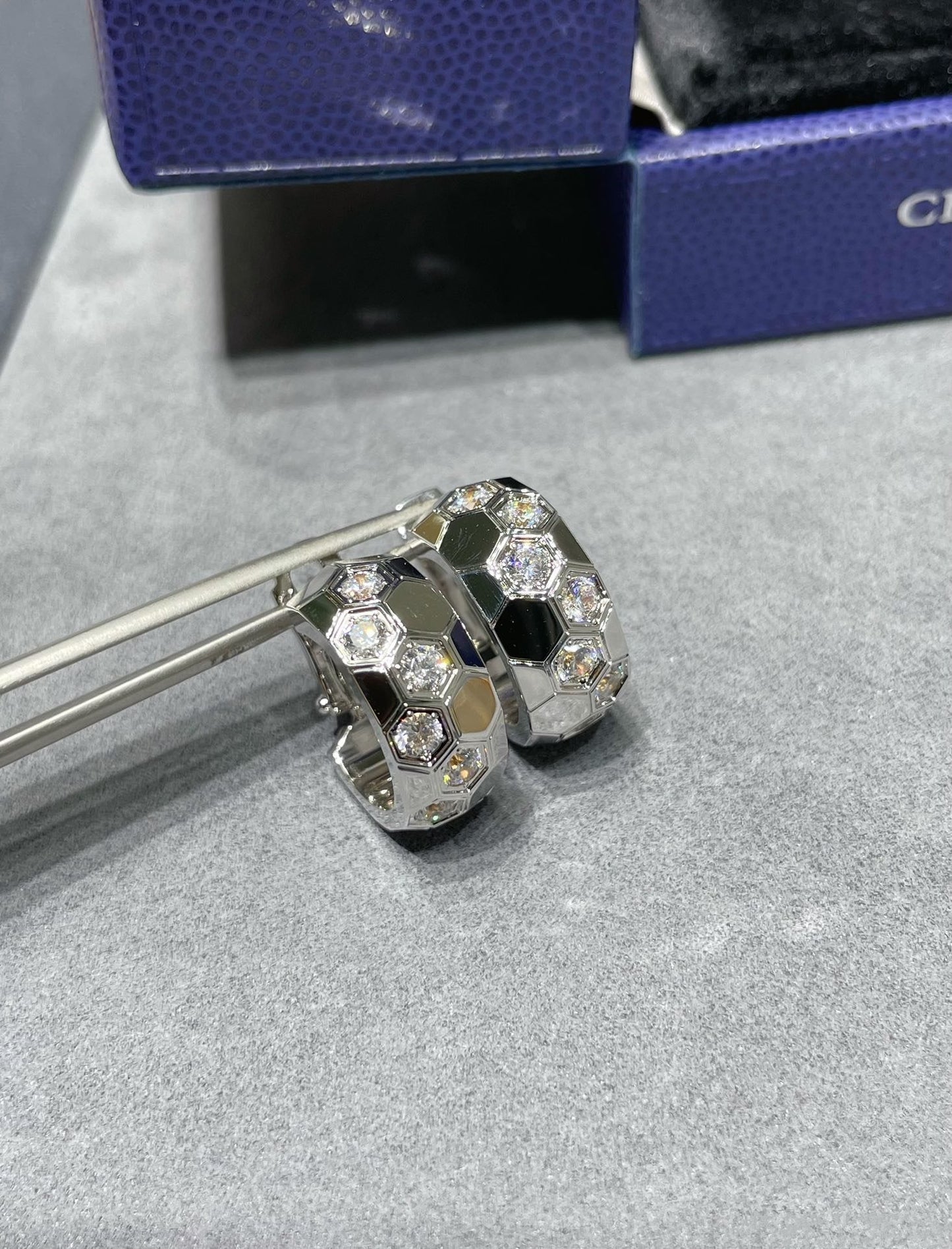 [：Polaidi Jewelry]BEE LOVE DIAMOND HOOP EARRINGS