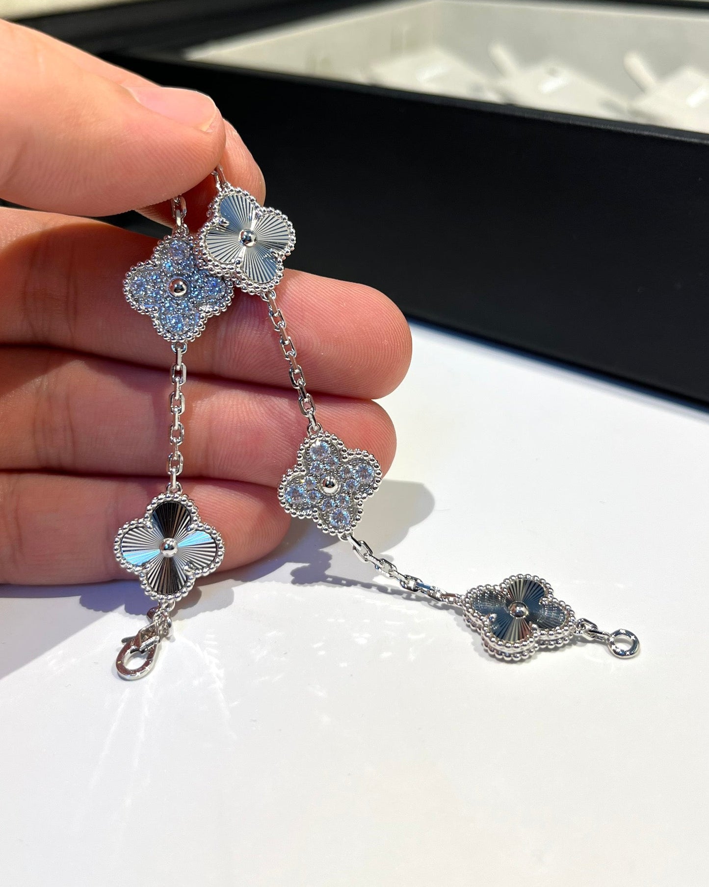 [：Polaidi Jewelry]CLOVER 5 MOTIF SILVER DIAMOND BRACELET