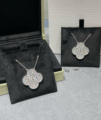[Polaidi Jewelry]CLOVER 25MM LARGE PENDANT DIAMOND PAVED SILVER NECKLACE