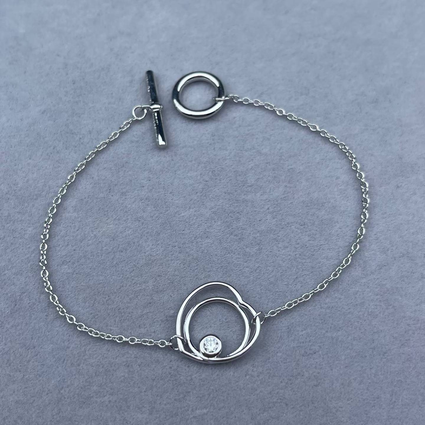 [Polaidi Jewelry]HOLLOW HEART SINGLE DIAMOND BRACELET