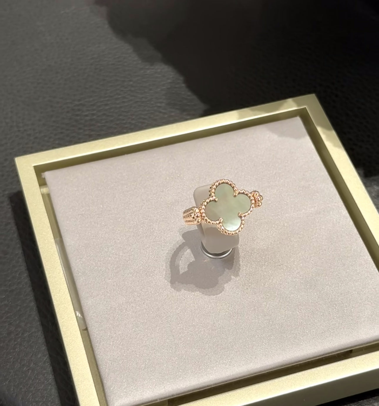 [Polaidi Jewelry]CLOVER RIVERSIBLE GREY MOP RING