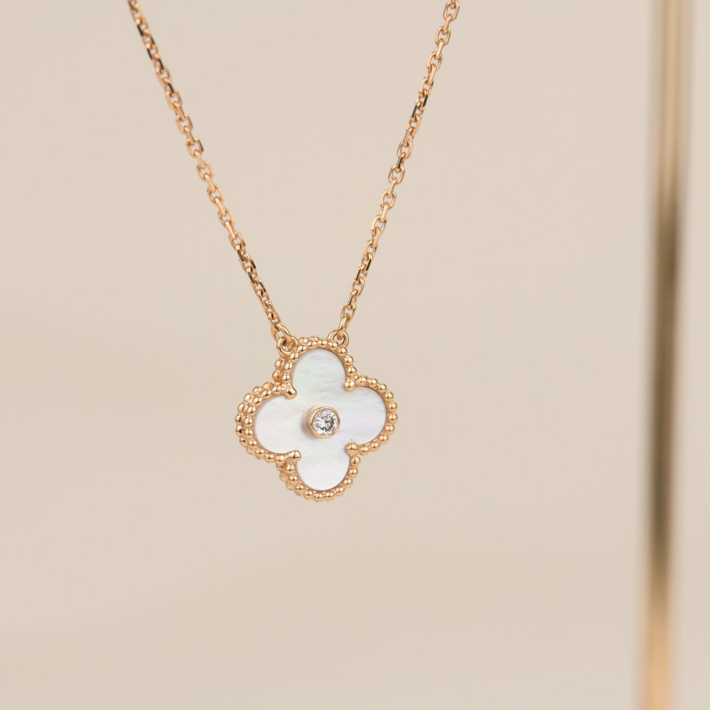 [Polaidi Jewelry]CLOVER 15MM DIAMOND WHITE FRITILLARIA NECKLACE