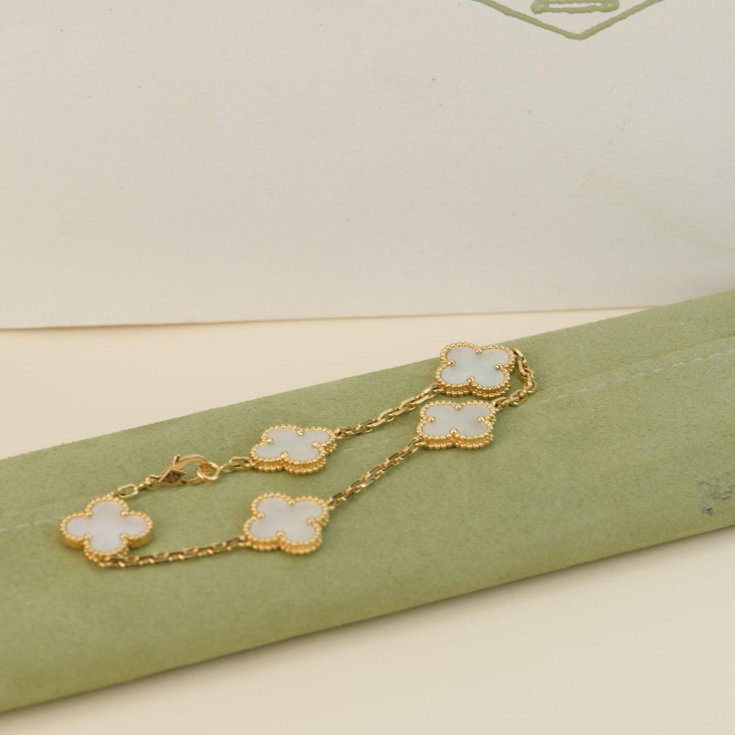 [：Polaidi Jewelry]CLOVER  5 MOTIF WHITE MOP BRACELET
