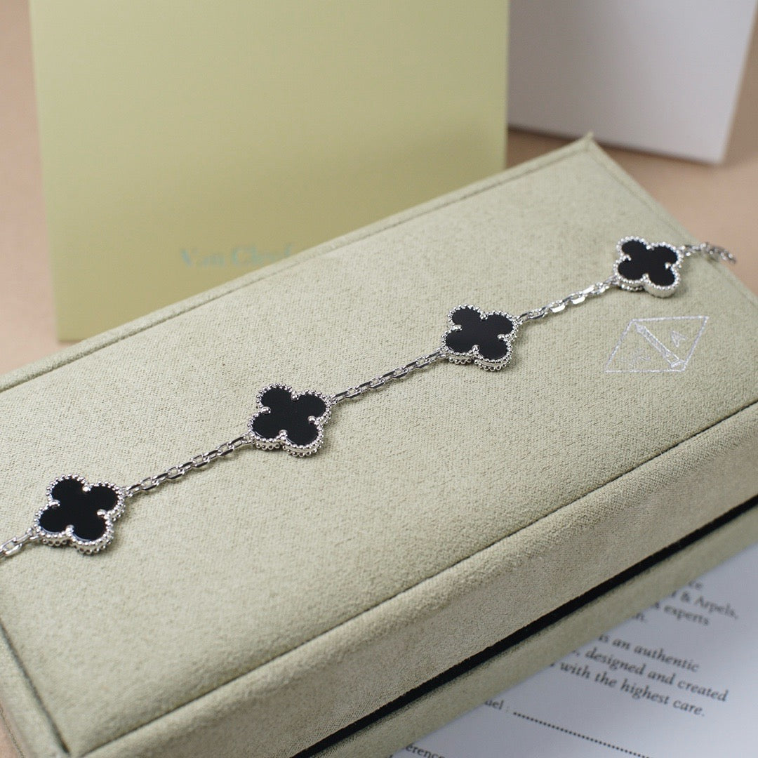 [：Polaidi Jewelry]CLOVER 5 MOTIF ONYXS  BRACELET SILVER