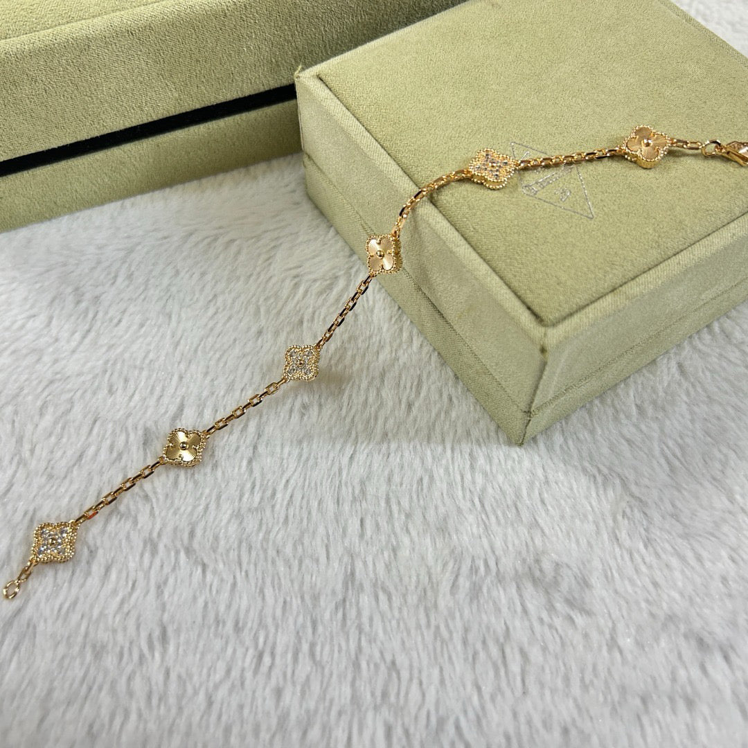 [：Polaidi Jewelry]CLOVER 6 MOTIF DIAMOND LASER BRACELET