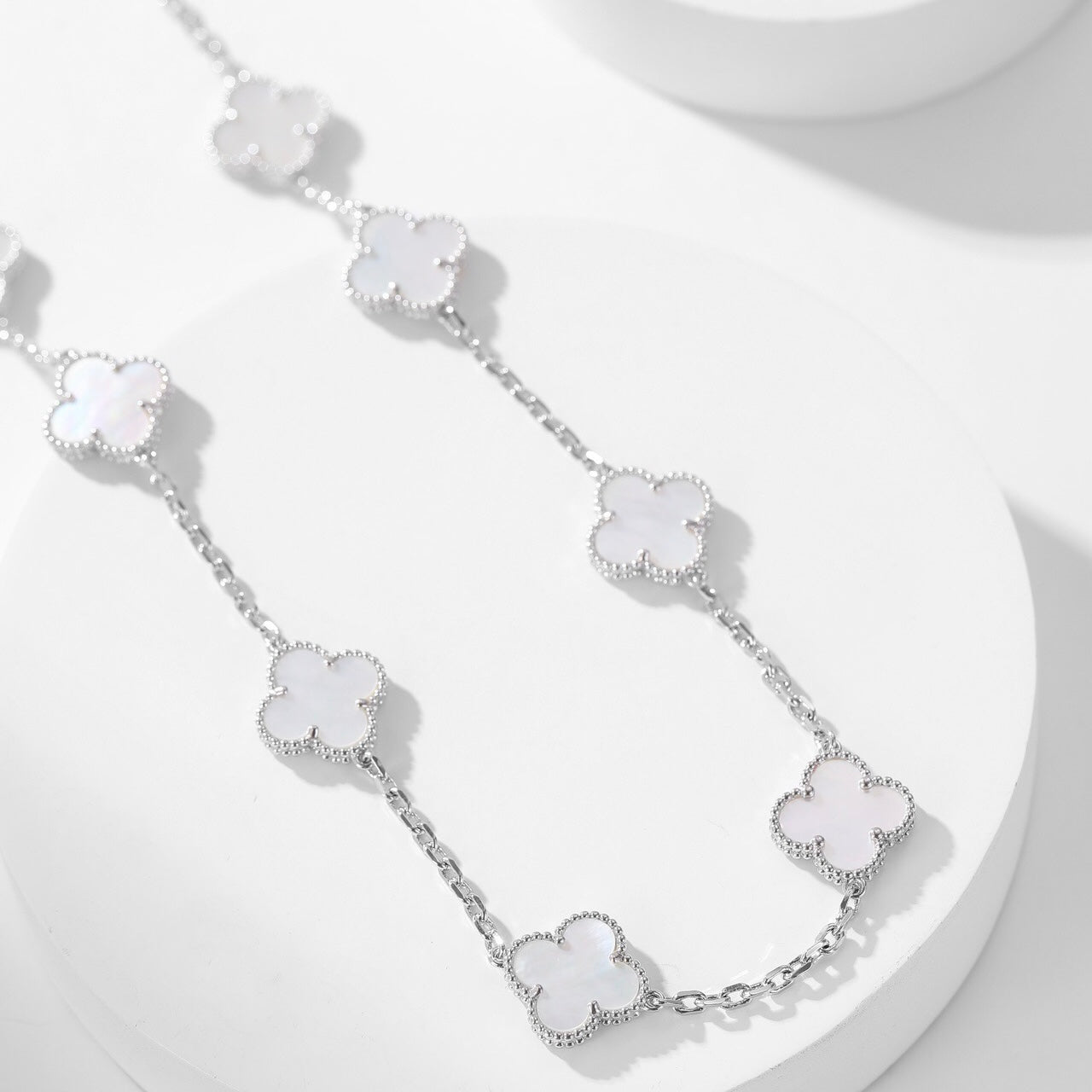 [Polaidi Jewelry]CLOVERS THE 10-MOTIFS WHITE MOTHER OF PEARL NECKLACE