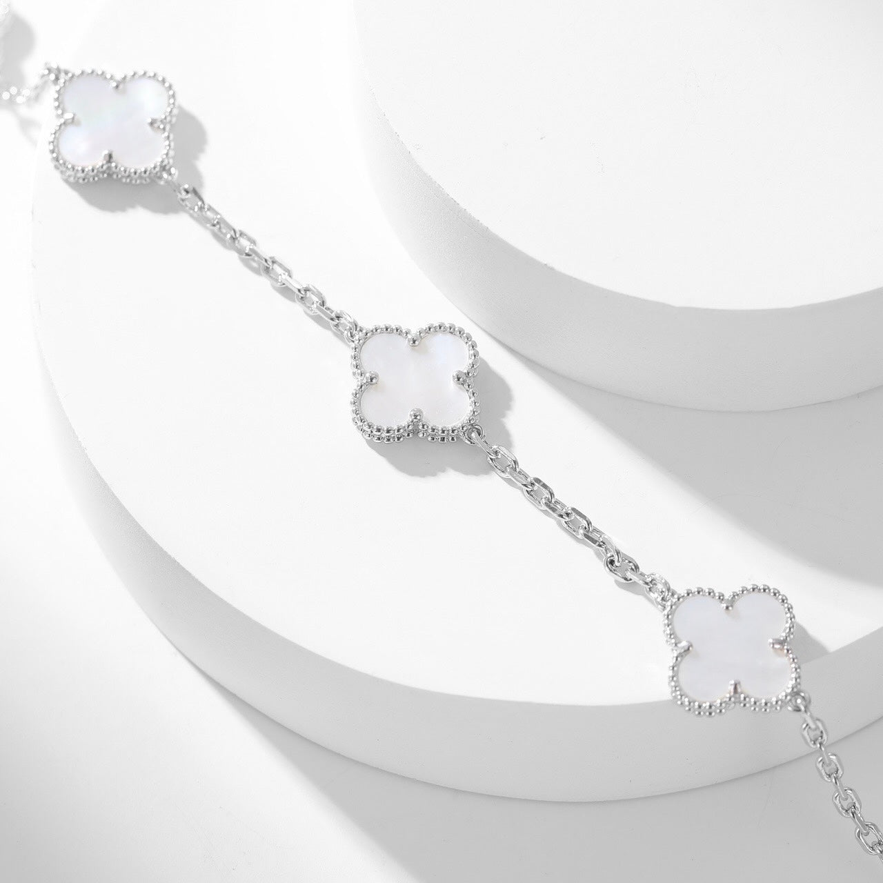 [Polaidi Jewelry]CLOVERS THE 10-MOTIFS WHITE MOTHER OF PEARL NECKLACE