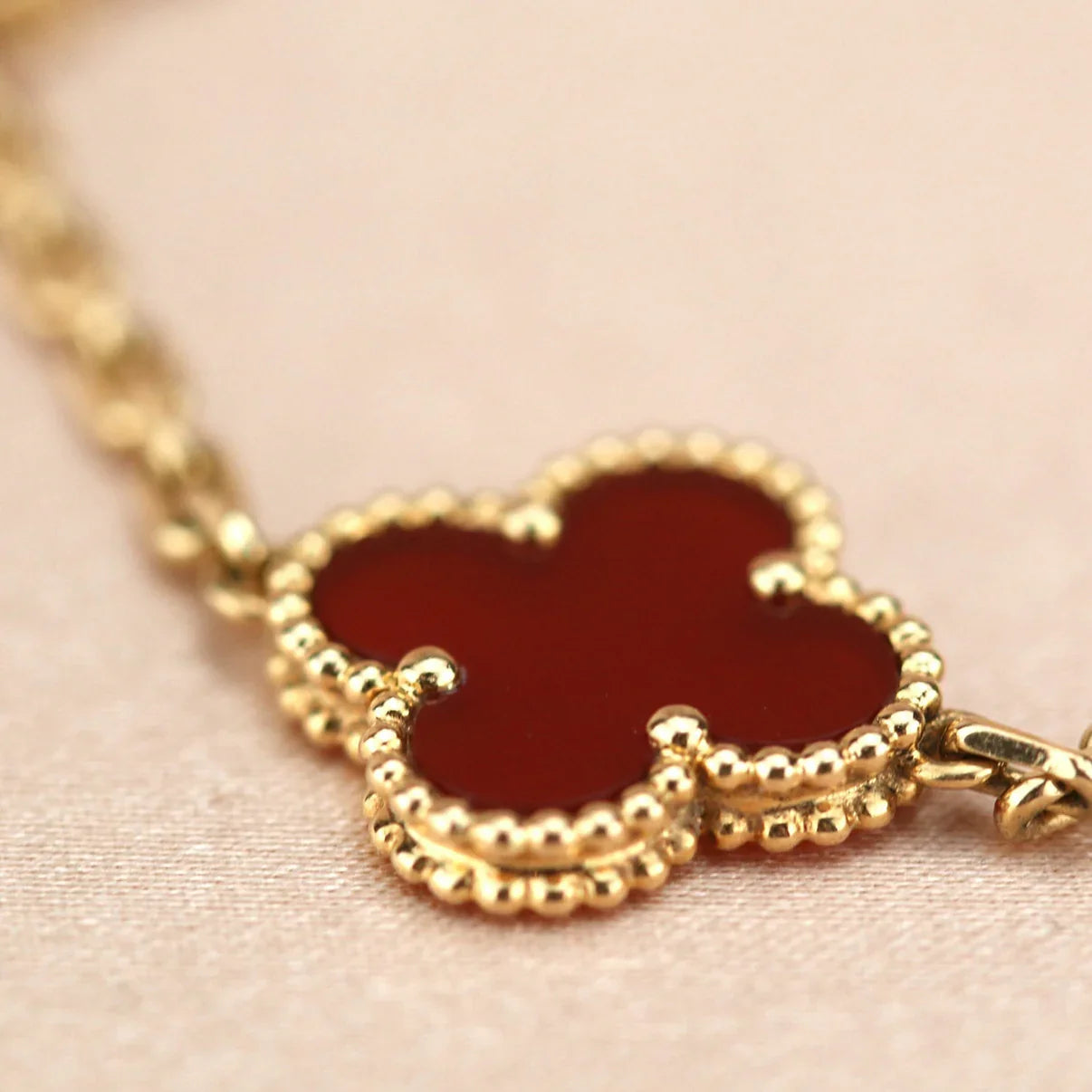 [Polaidi Jewelry] CLOVER 5 MOTIF RED CORNELIAN BRACELET COLLECTION