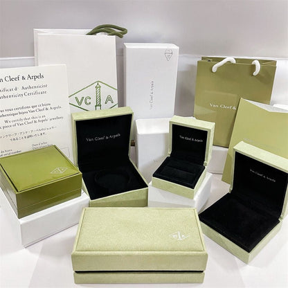[POLAIDI] VA CLOVER BOX GIFT BAG