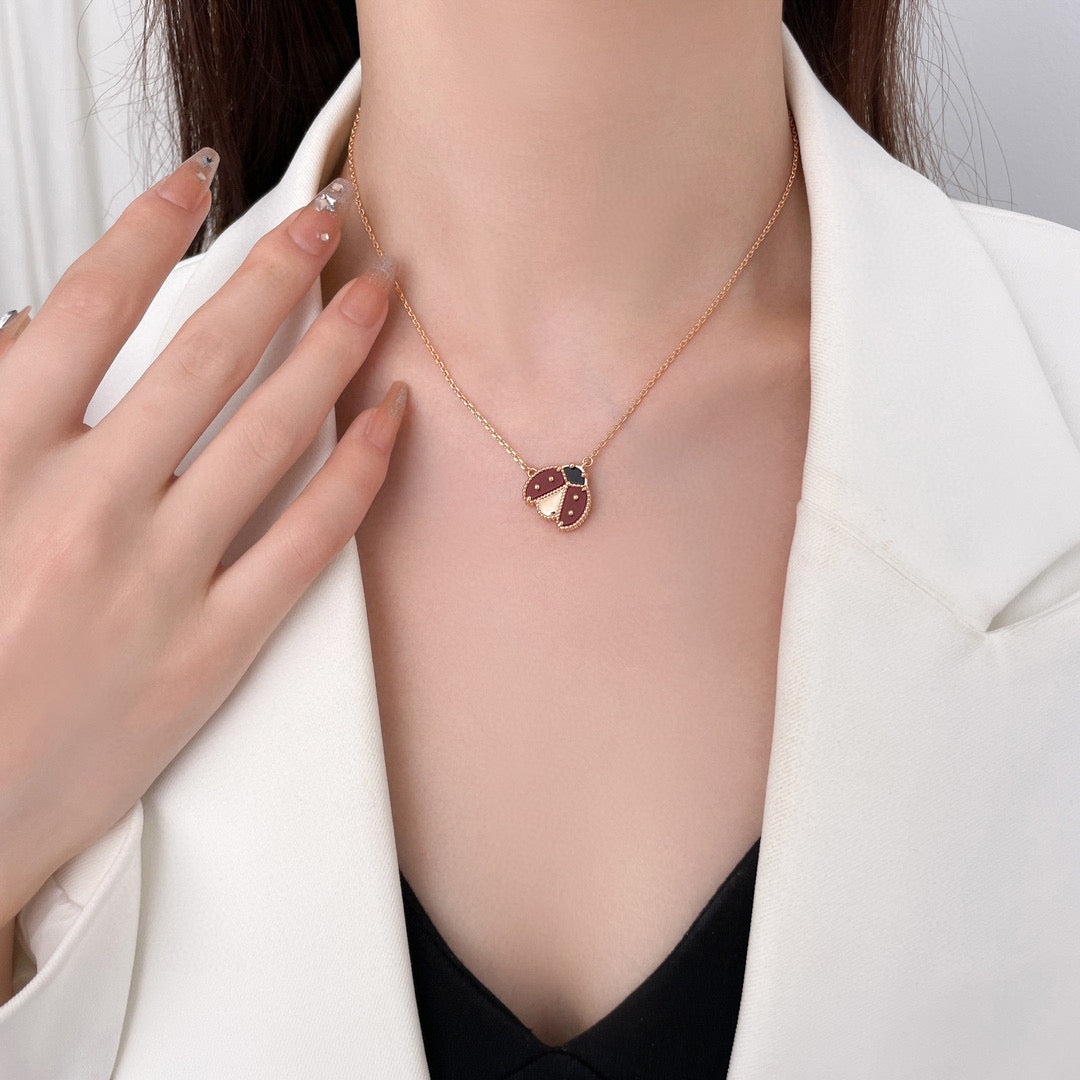 [Polaidi Jewelry]LUCKY  CARNELIANS LADYBUG NECKLACE