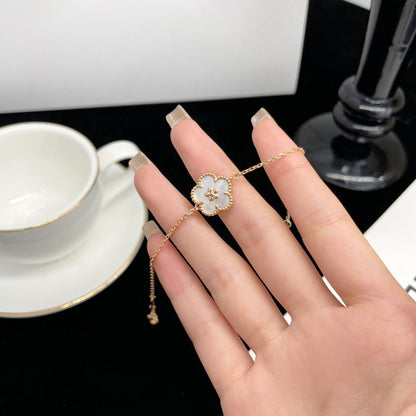 [Polaidi Jewelry]LUCKY  WHITE MOP  PLUM BLOSSOM NECKLACE