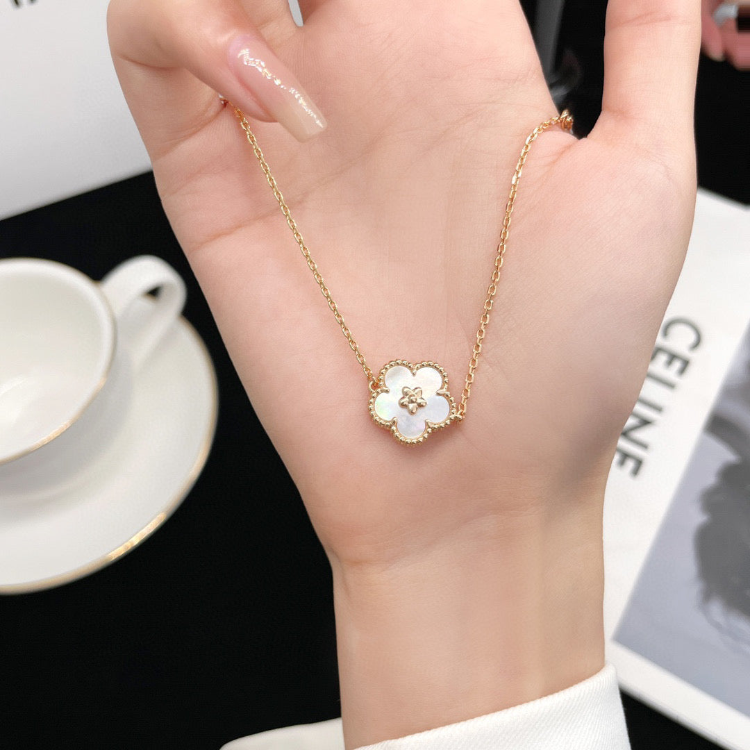 [Polaidi Jewelry]LUCKY  WHITE MOP  PLUM BLOSSOM NECKLACE