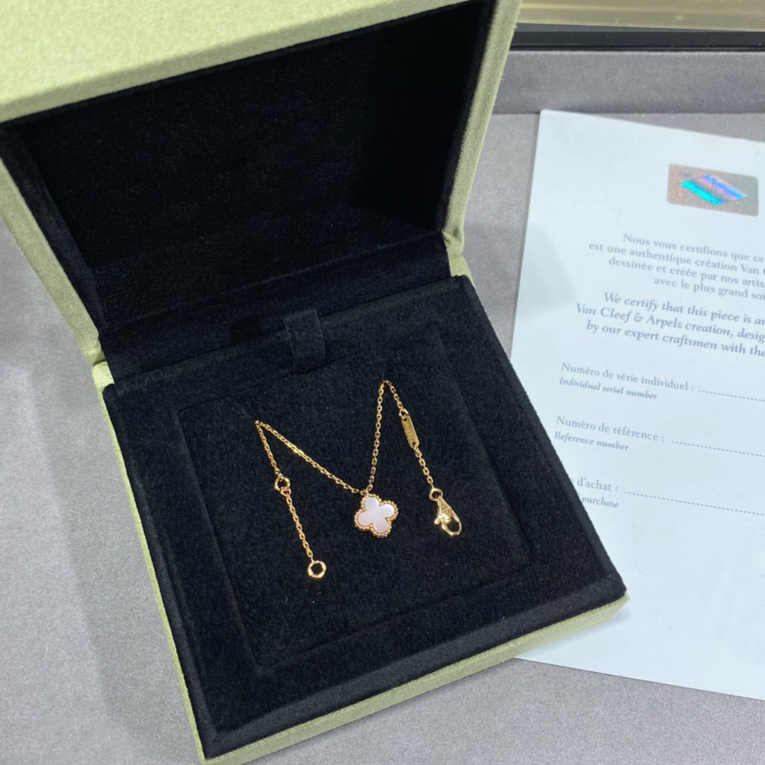 [：Polaidi Jewelry]CLOVER 15MM PINK MOTHER-OF-PEARL SINGLE FLOWER NECKLACE