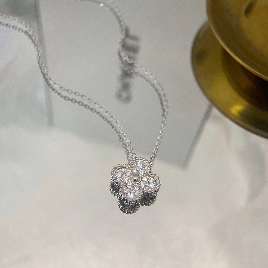 [：Polaidi Jewelry]CLOVER 15MM DIAMOND SINGLE FLOWER NECKLACE