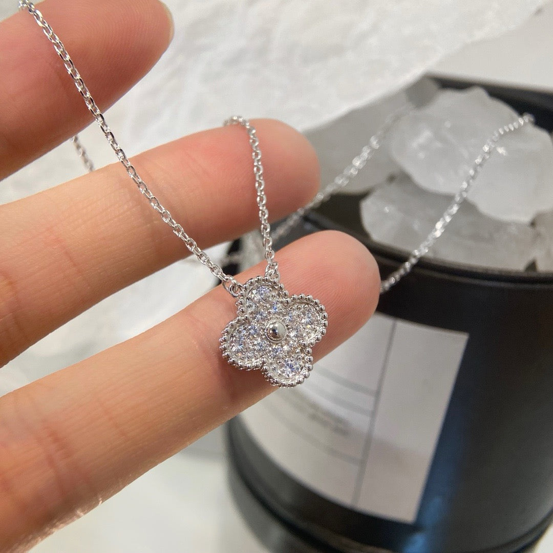 [：Polaidi Jewelry]CLOVER 15MM DIAMOND SINGLE FLOWER NECKLACE