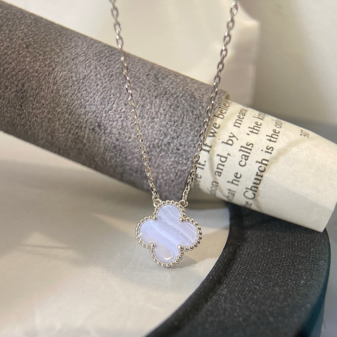 [：Polaidi Jewelry]CLOVER 15MM BLUE CHALCEDONY NECKLACE SILVER