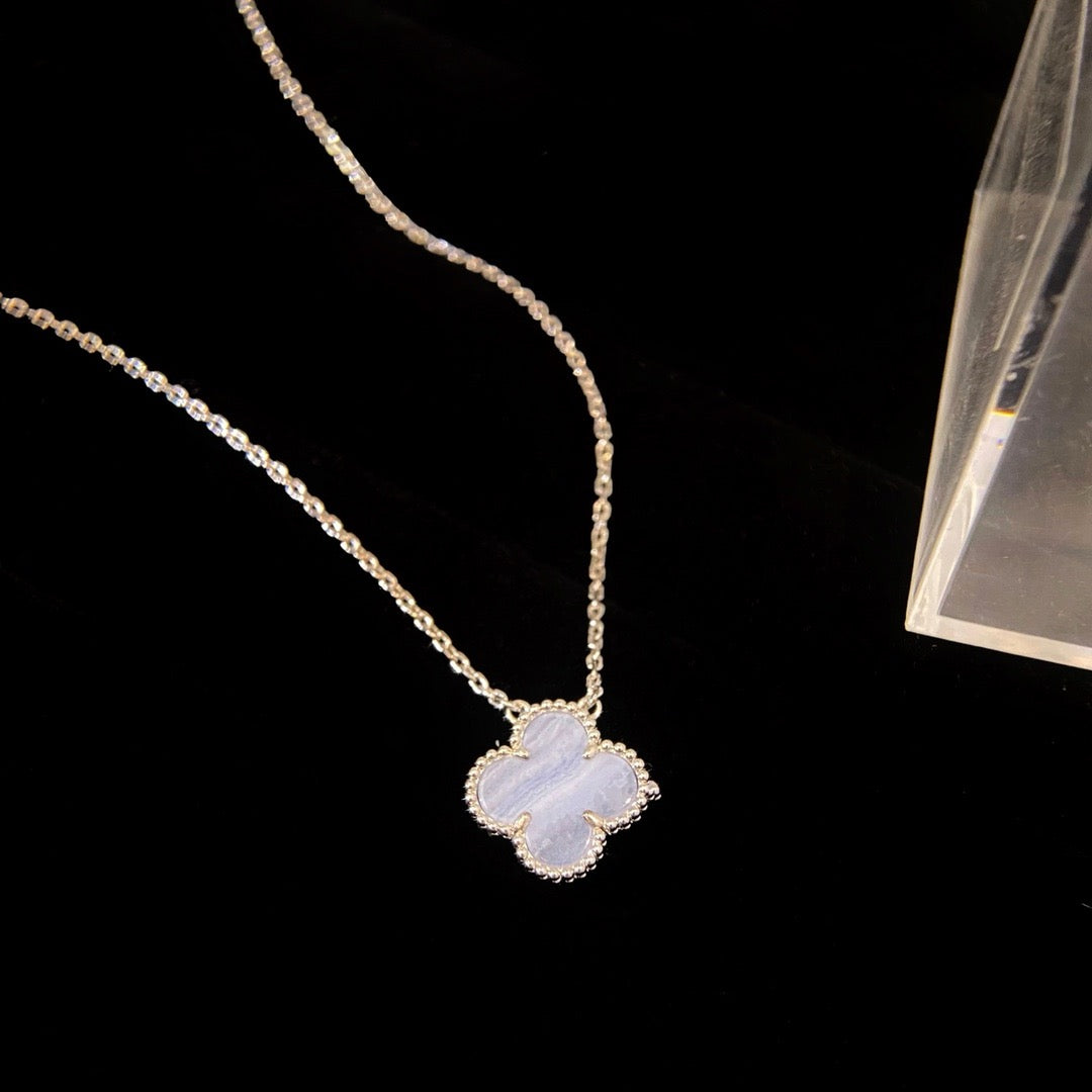 [：Polaidi Jewelry]CLOVER 15MM BLUE CHALCEDONY NECKLACE SILVER