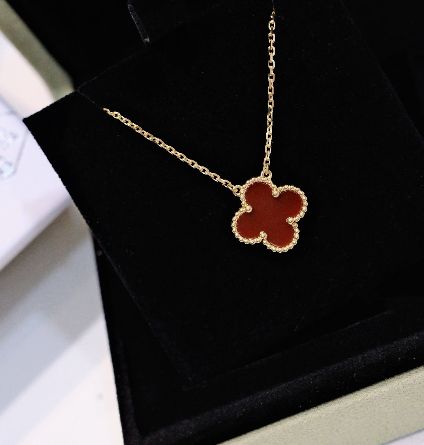 [Polaidi Jewelry]CLOVER 15MM CARNELIAN SINGLE FLOWER NECKLACE
