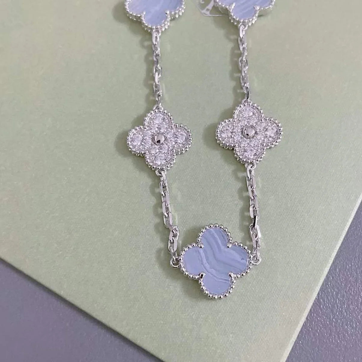[Polaidi Jewelry] CLOVER 5 MOTIF PURPLE CHALCEDONY BRACELET COLLECTION