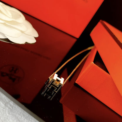 [：Polaidi Jewelry]H ホワイト スクエア ゴールド ネックレス