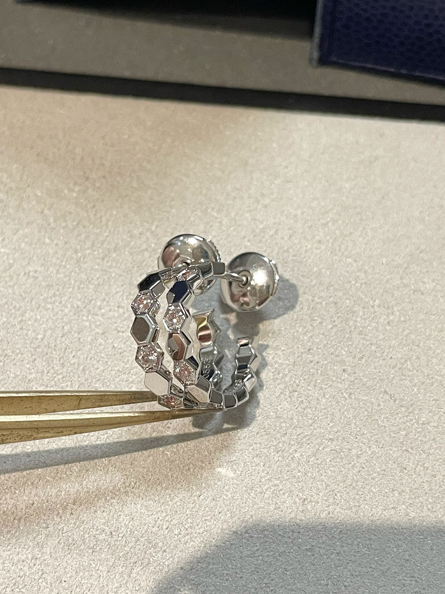 [Polaidi Jewelry]Hollow Design Four-Leaf Clover Flower Shape Ring