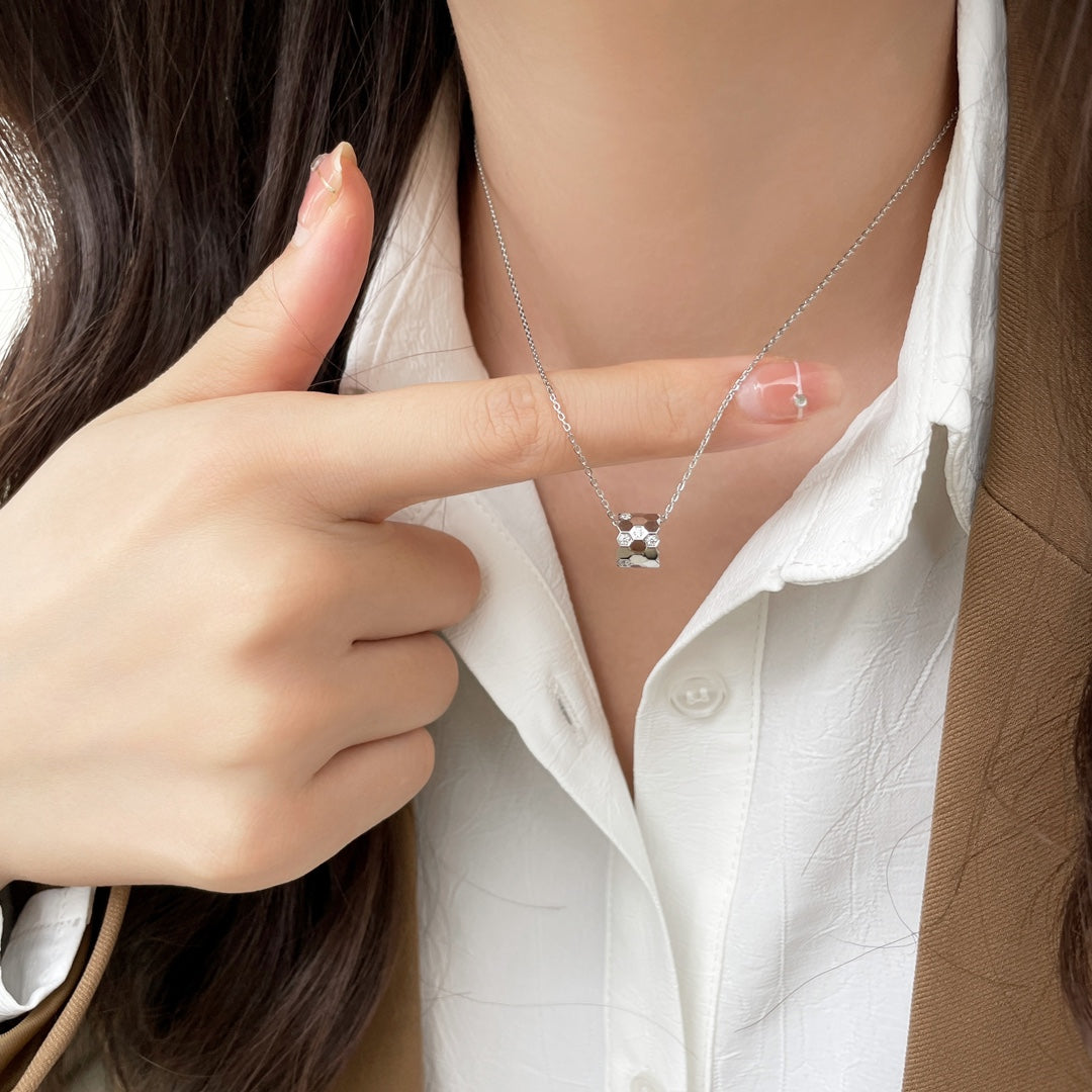 [：Polaidi Jewelry]BEE MINI PEDANT DIAMOND NECKLACE
