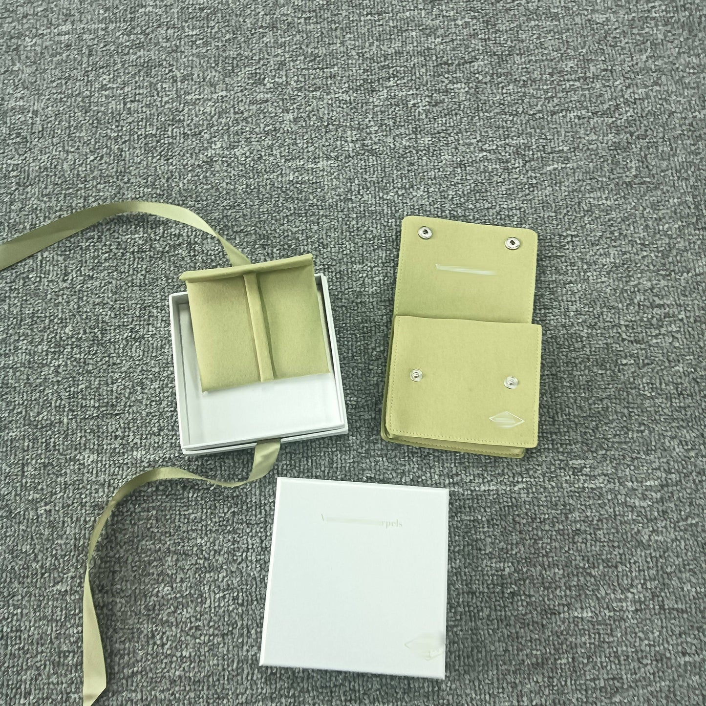 [POLAIDI] VA CLOVER BOX GIFT BAG