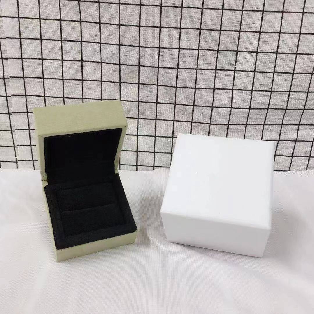 [POLAIDI] VA CLOVER BOX GIFT BAG