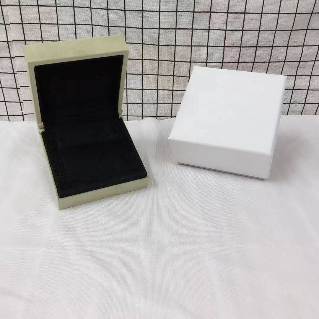 [POLAIDI] VA CLOVER BOX GIFT BAG