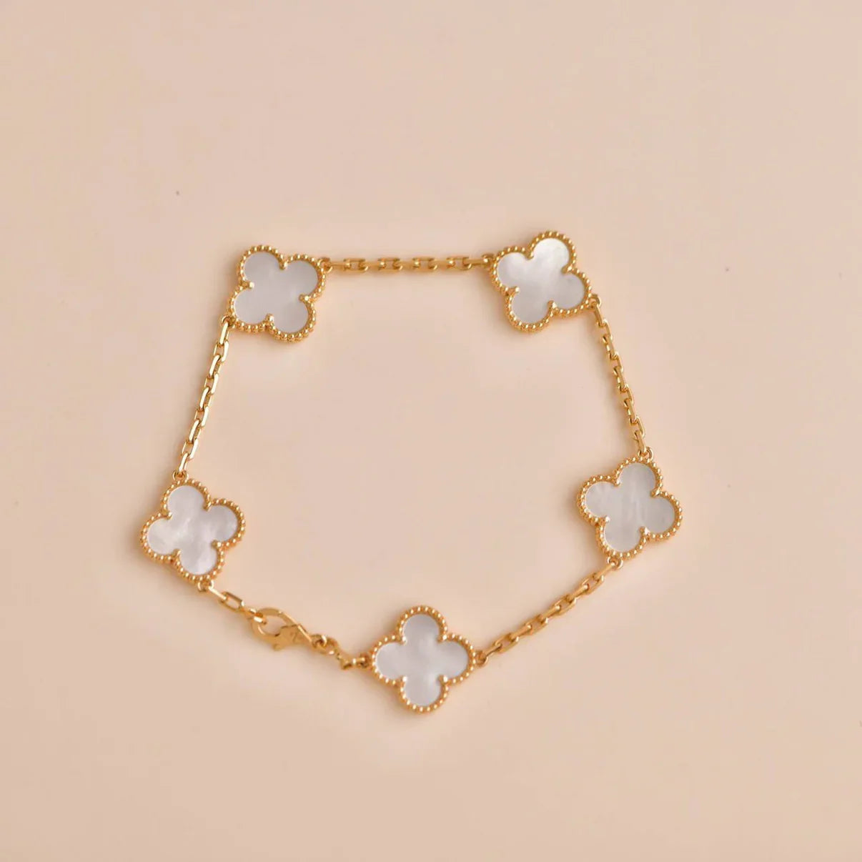 [Polaidi Jewelry]CLOVER WHITE PEARL MOP 5 MOTIF BRACELET COLLECTION
