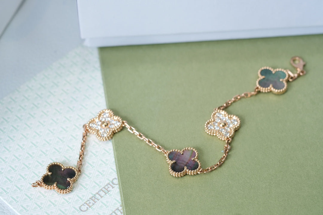 [Polaidi Jewelry] CLOVER 5 MOTIF GRAY MOP BRACELET COLLECTION