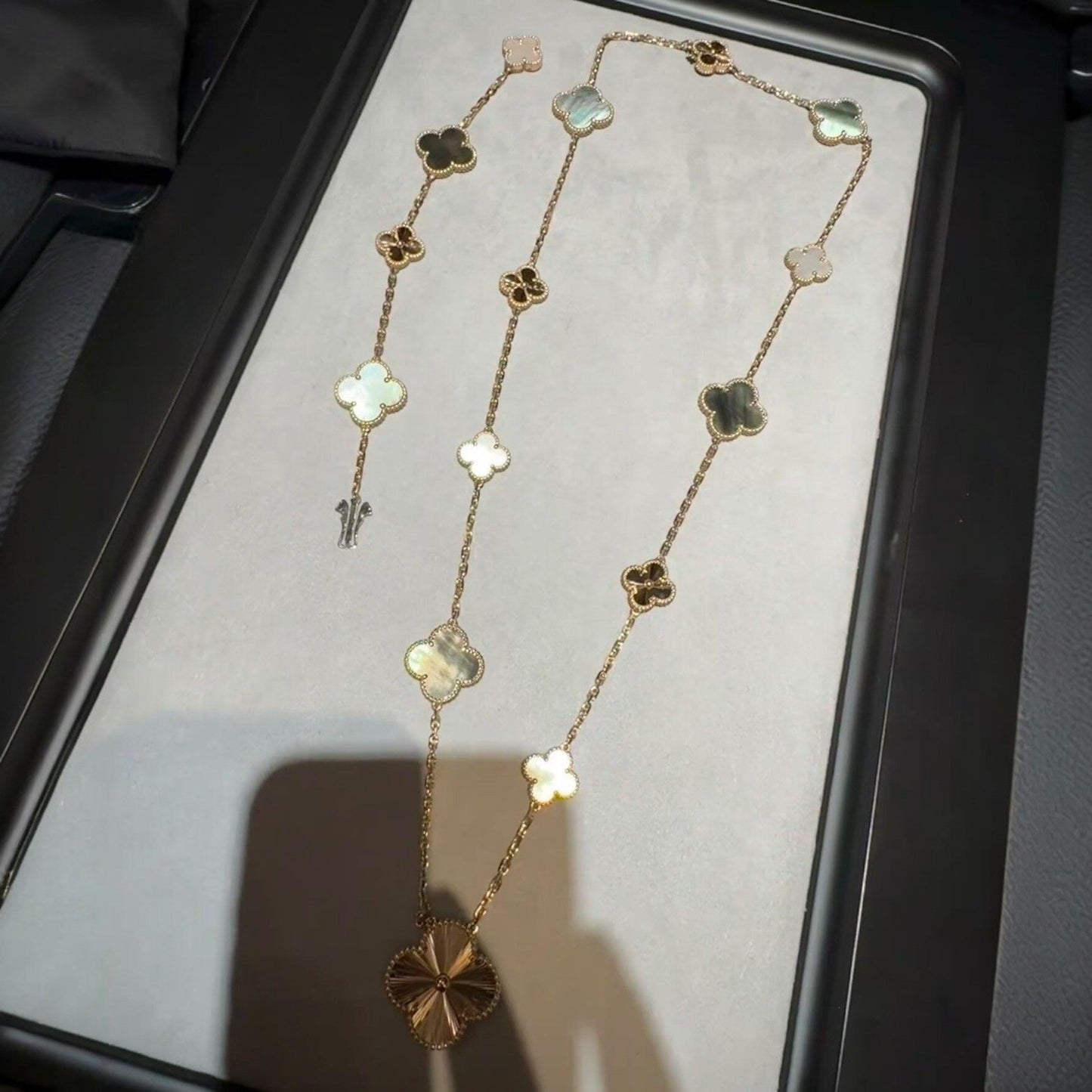 [Polaidi]DETACHABLE CLOVER 15(11+4) FLOWER ROSE GOLD NECKLACE SET