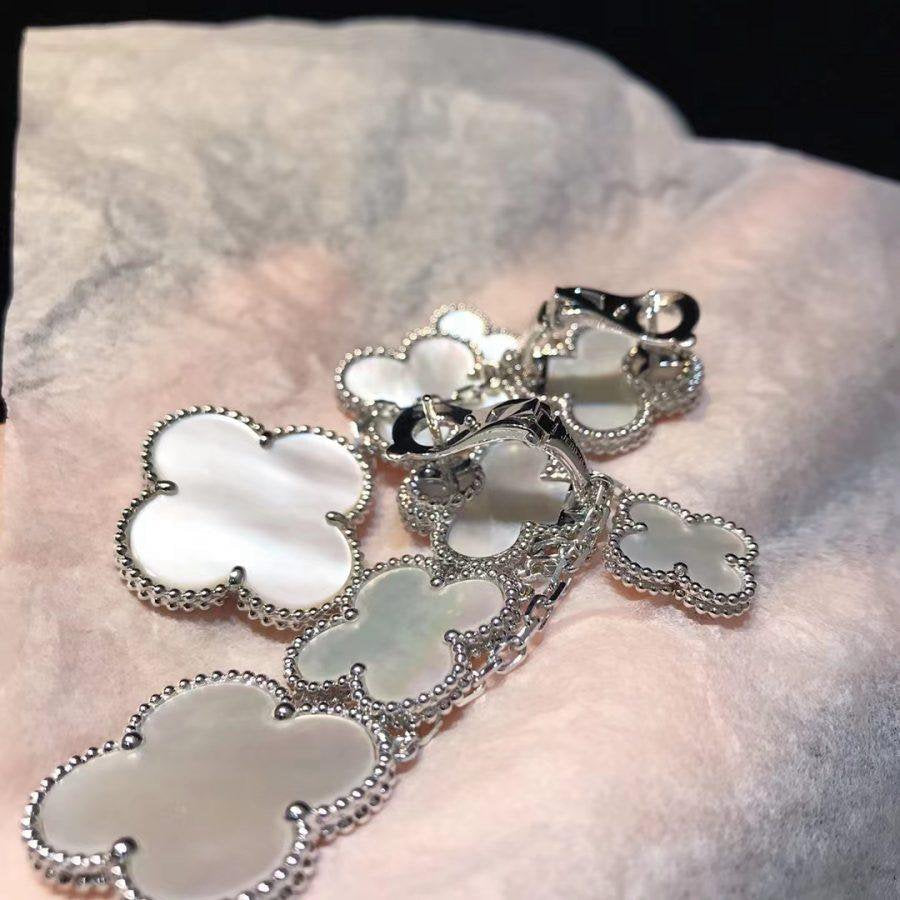 [：Polaidi Jewelry]CLOVER EARRINGS WHITE MOP 4 MOTIFS SILVER