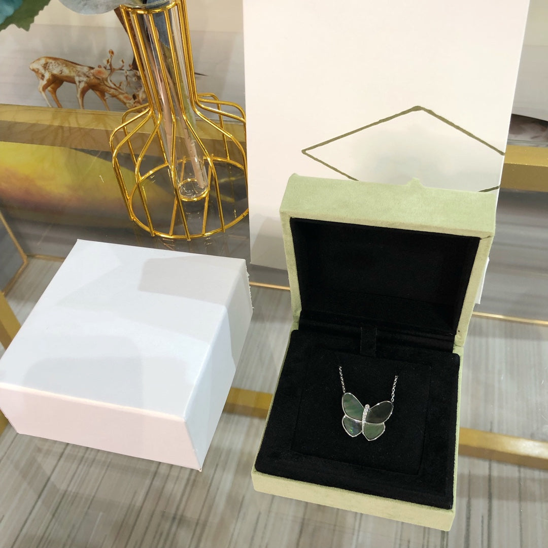 [：Polaidi Jewelry]LARGE BUTTERFLY SILVER PENDANT DIAMOND NECKLACE