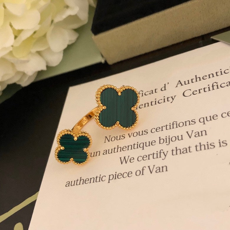 [：Polaidi Jewelry]CLOVER BETWEEN THE FINGER RING