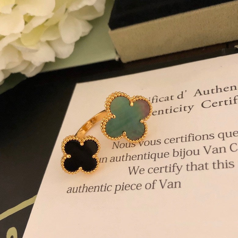 [：Polaidi Jewelry]CLOVER BETWEEN THE FINGER RING