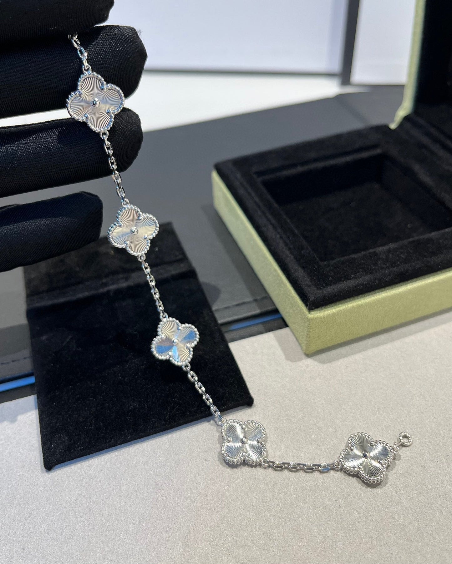 [Polaidi Jewelry] CLOVER 5 MOTIF LASER BRACELET COLLECTION