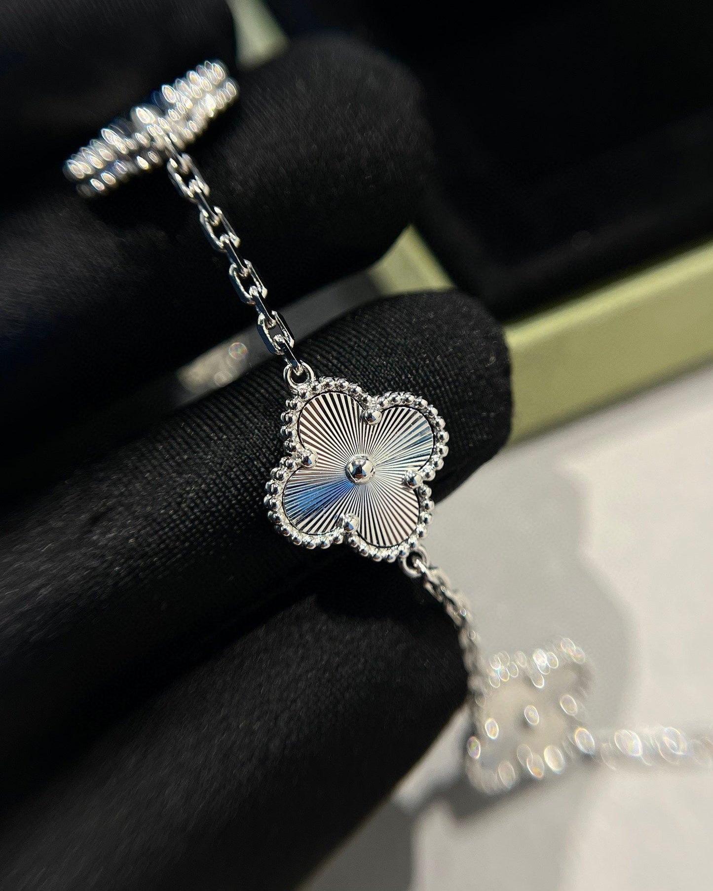 [Polaidi Jewelry] CLOVER 5 MOTIF LASER BRACELET COLLECTION