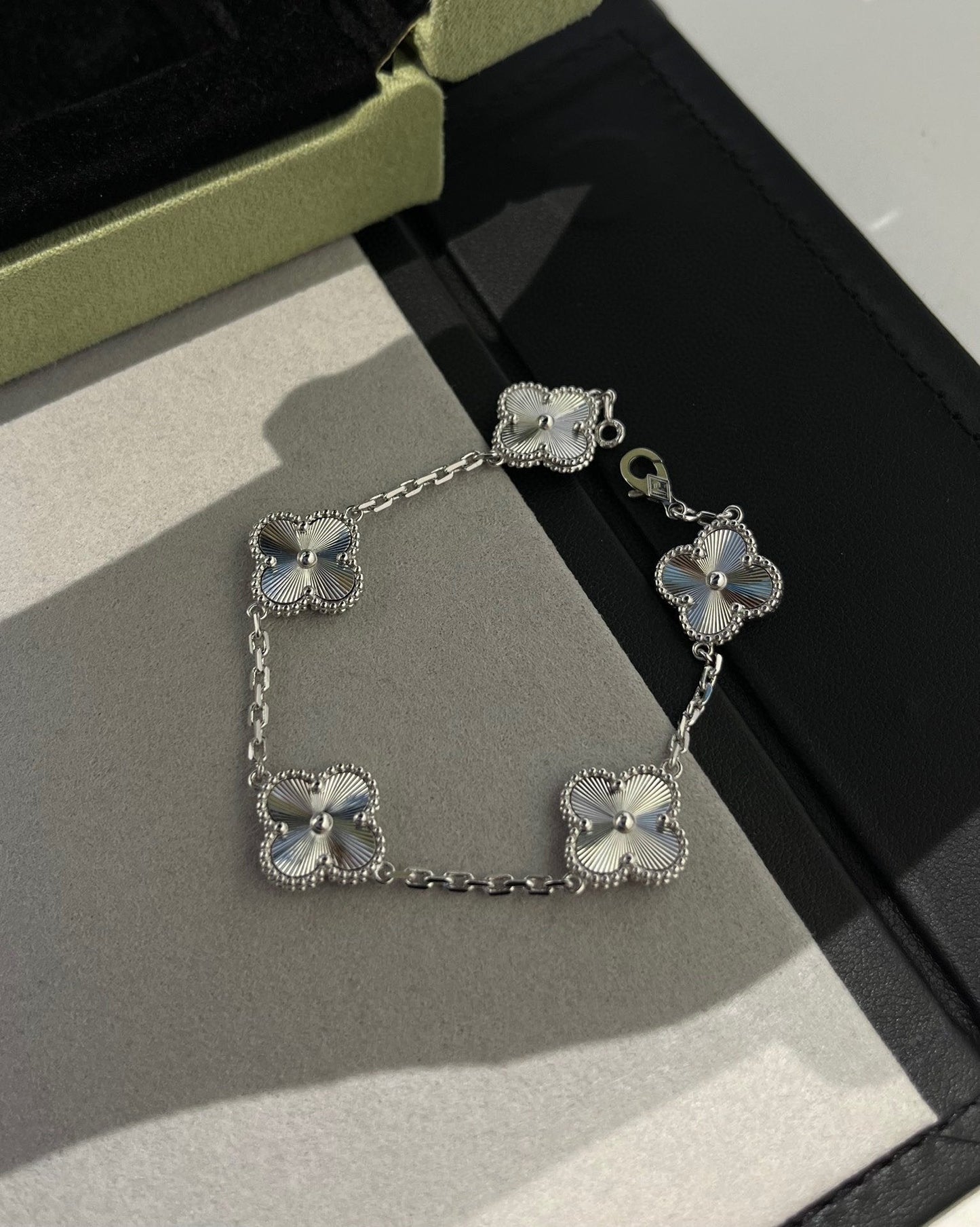 [Polaidi Jewelry] CLOVER 5 MOTIF LASER BRACELET COLLECTION