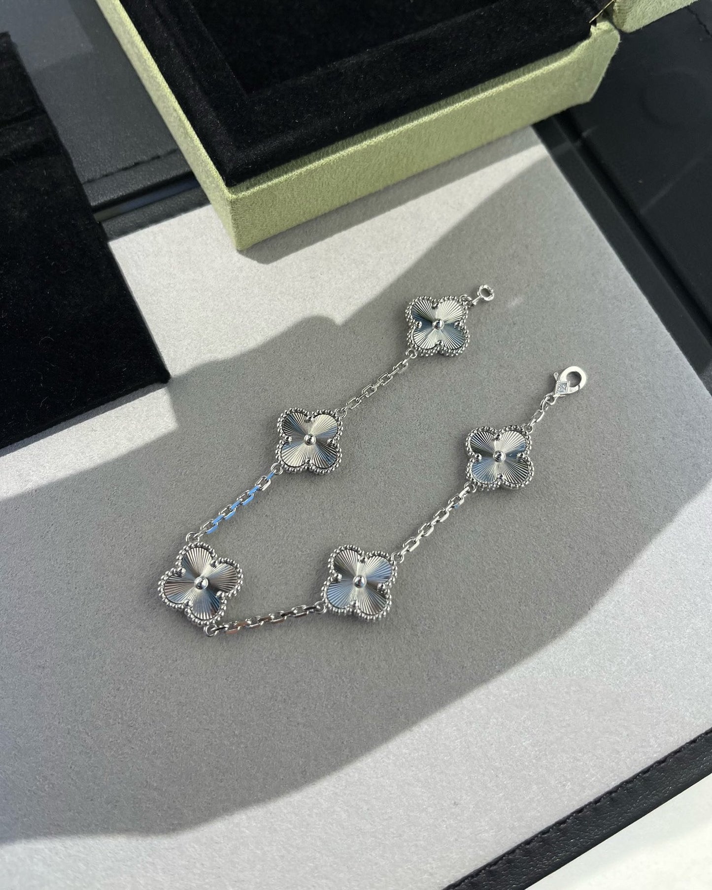 [Polaidi Jewelry] CLOVER 5 MOTIF LASER BRACELET COLLECTION